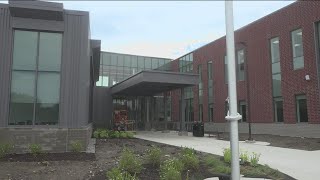 Shoreland Elementary holds ribbon-cutting at first Washington Local school in over 50 years