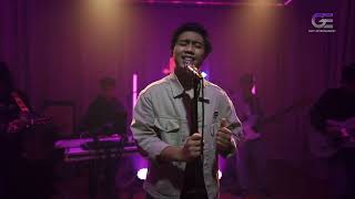 Elnanda Utomo - Siapa? (Live Session) In\u0026Out