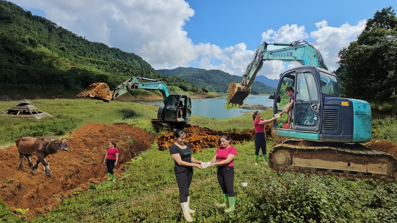 World's fastest mini excavator: trench excavator prevents livestock from damaging crops