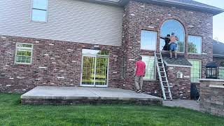 Exterior Window Cleaning with Screens