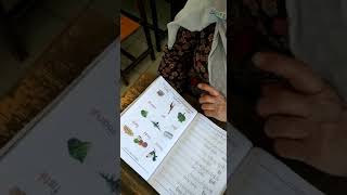 Nenelere Okuma Yazma Öğreten Adam Kesinlikle Izleyin