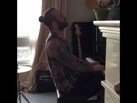 ته سیگار و مسقطی