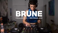 Brune DJ Set - Quarto/Fresta