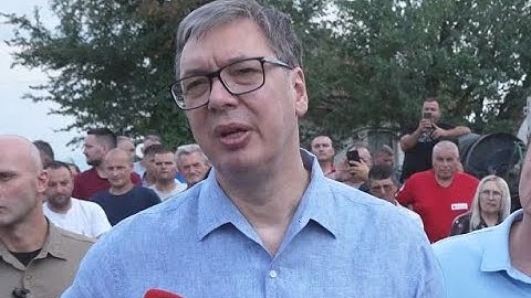 Вучић: Кренућемо у обнову домаћинстава која су страдала у пожарима