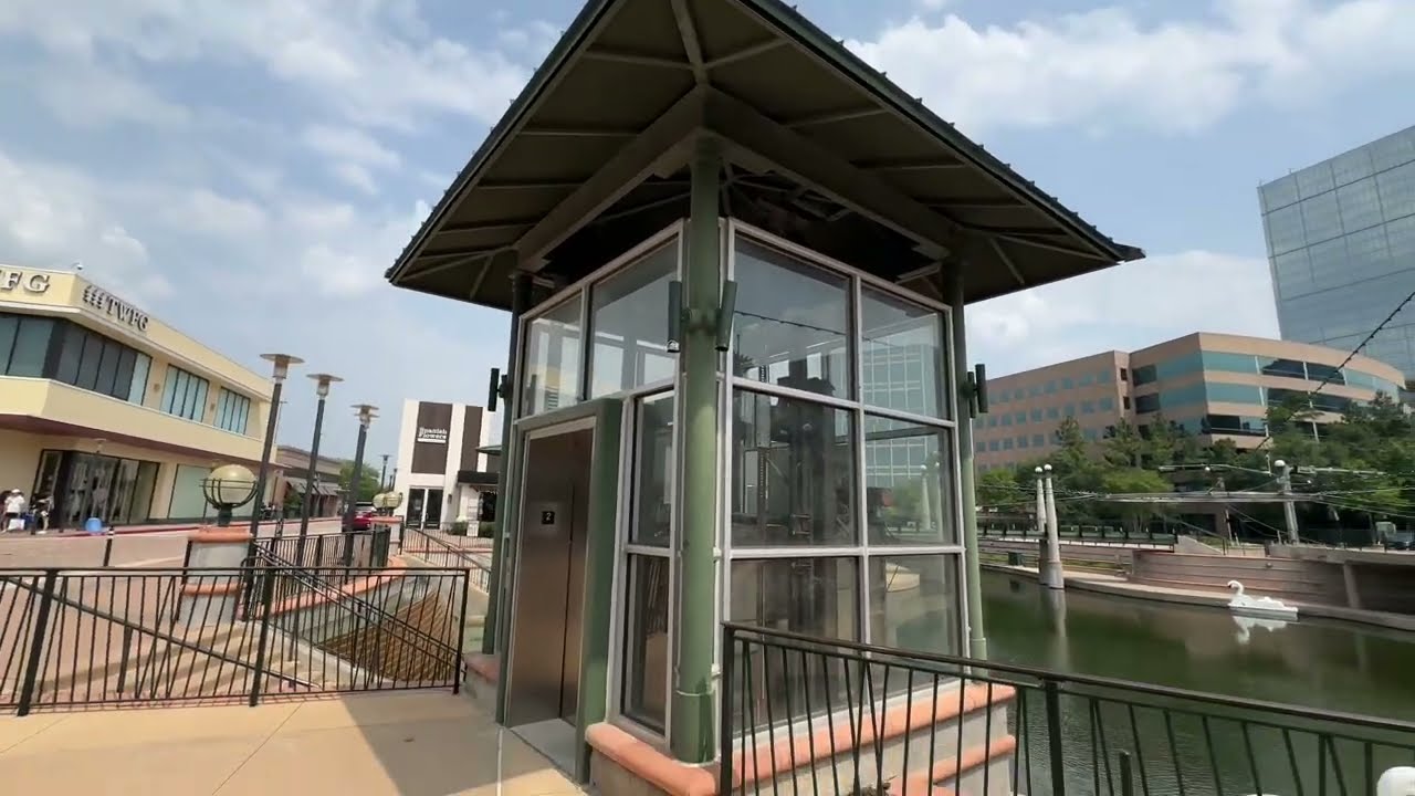 Broken 2005 ThyssenKrupp Oildraulic AMEE 35 Holeless Hydraulic Elevator - The Woodlands Mall