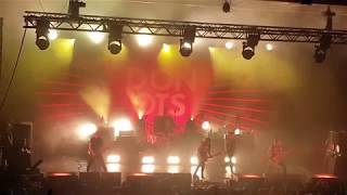 Donots - &quot;Wake the dogs&quot; (Live in Berlin in der Columbiahalle am 26.04.2019)