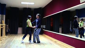 Kenny & Alba - Beginner Lindy Hop (Outside Turn, Guy in Front, Broken Record)