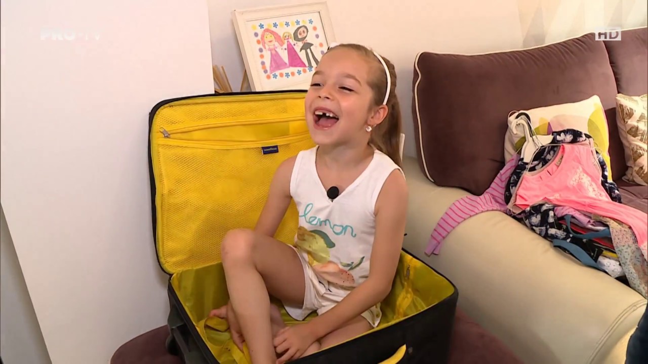 Ce și-a pus Sophia în bagajul pentru tabără?!