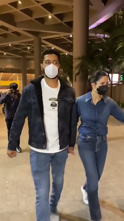 Katrina Kaif or Vicky Kaushal Cute Couple at Airport 💜 #shorts