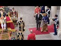 In de koninklijke stallen van koning willemalexander en koningin mxima