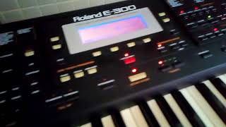 Global-shopping.co.uk for Sale Roland E300 E-300 intelligent MIDI keyboard working worldwide post fr