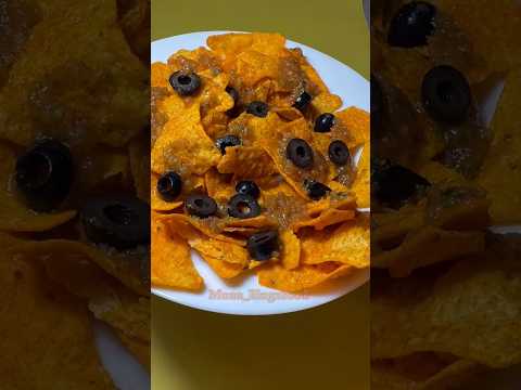 سس سالسا 500گرم گوجه فرنگی کبابی و پوست کنده 1ق غ سس چیلیتا 1پیاز 3حبه سیر 2 ق غ گشنیز لیمو نمک 