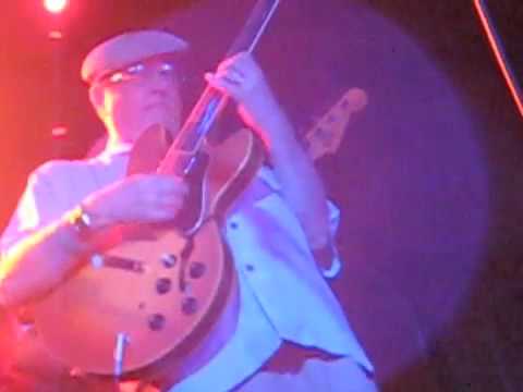 Dennis Coffey performing Scorpio live at 2009 Pond...