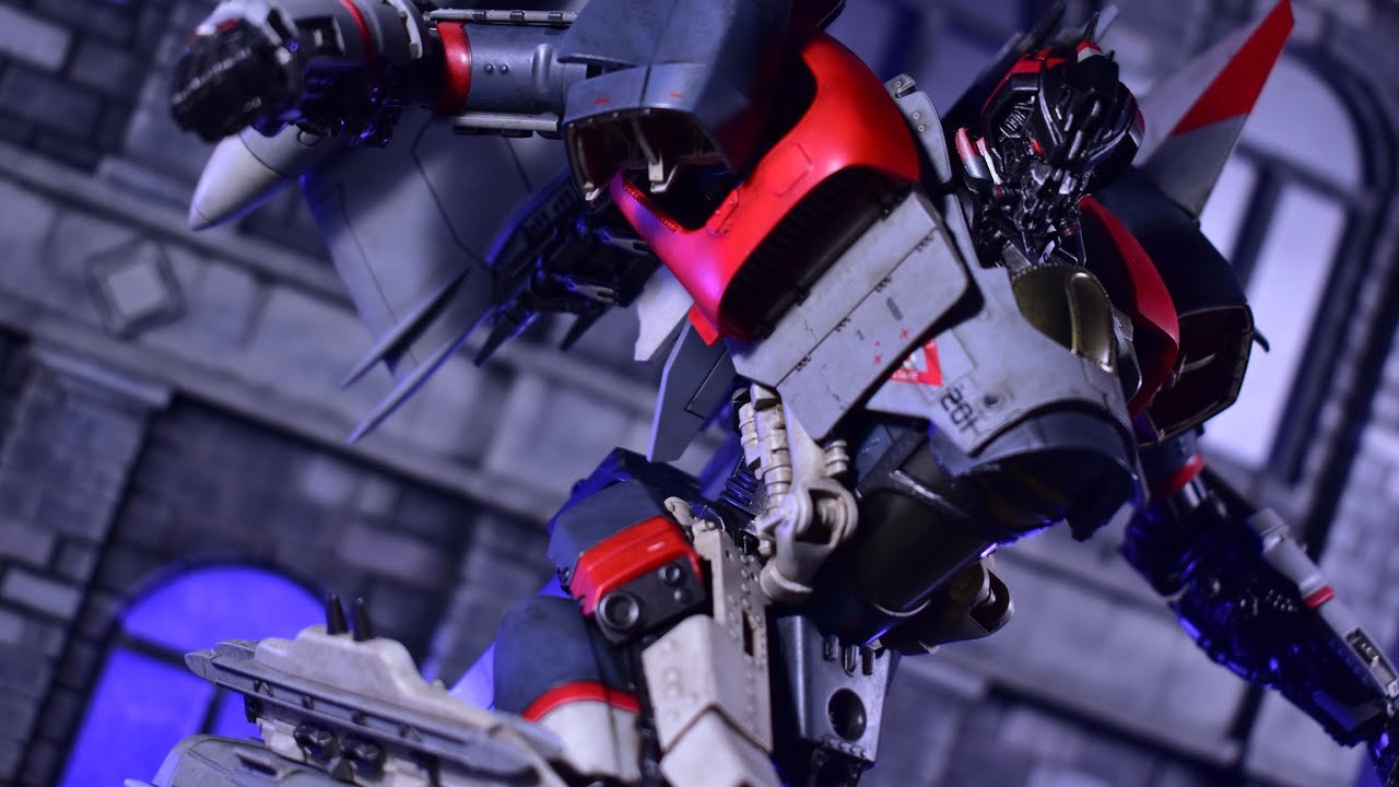Transformers BumblebeeDLX Blitzwing – threezero store
