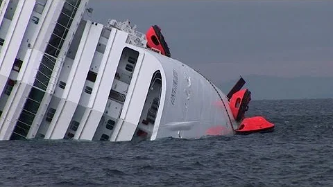 Emergency crews scour Italy wreck for cruise victims