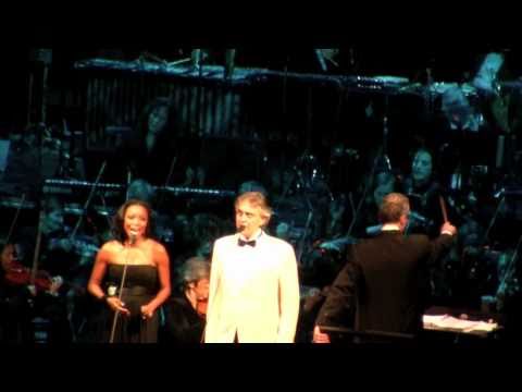 Andrea Bocelli, Heather Headley "Blue Christmas" -...