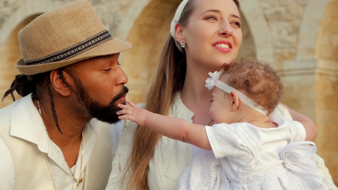 HEBREW - Pote'ach Et Yadecha / Open Your Hand (Psalm 145:16)