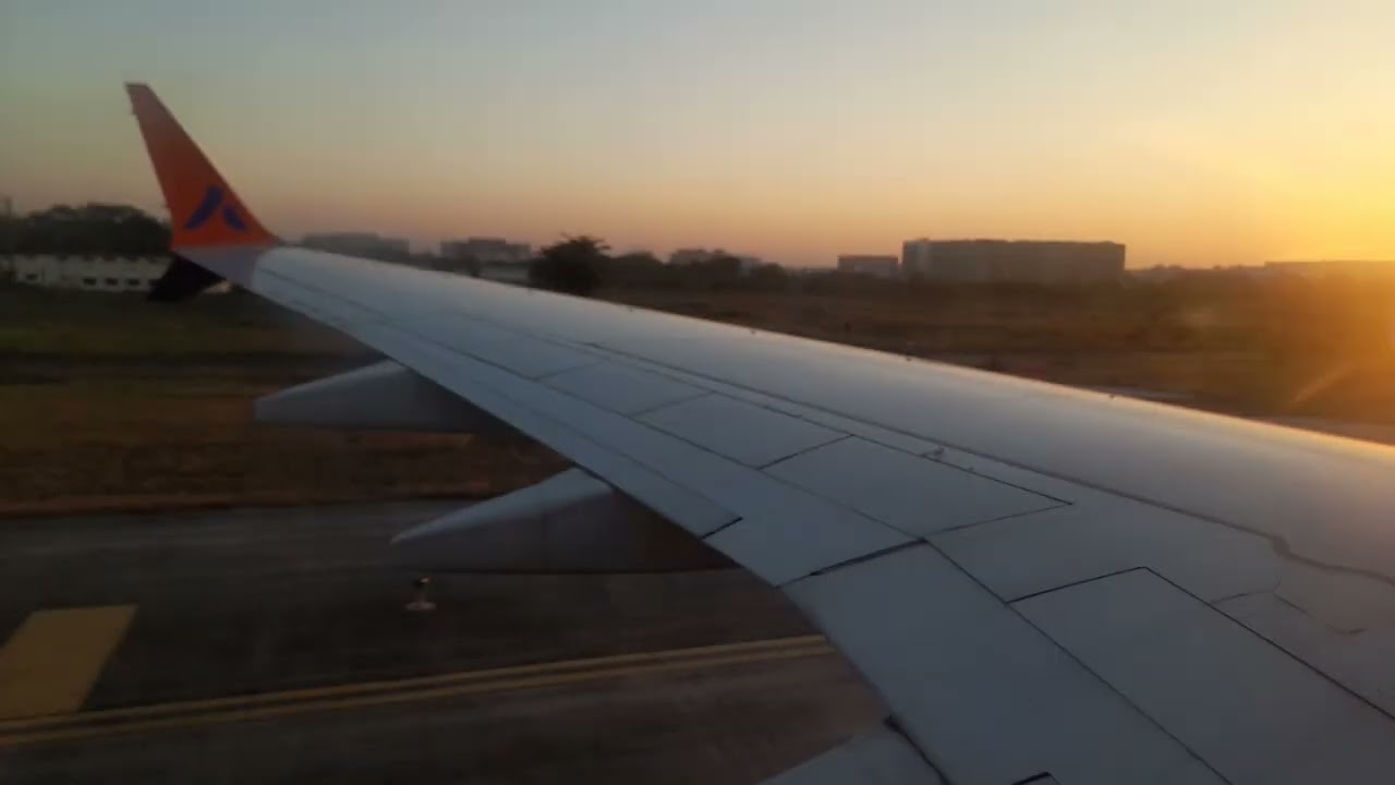 Delhi to Pune flight landing 