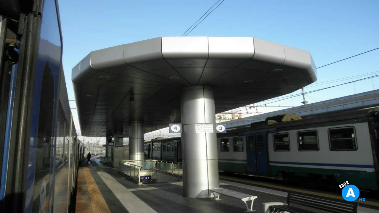Annunci alla Stazione di Napoli Gianturco