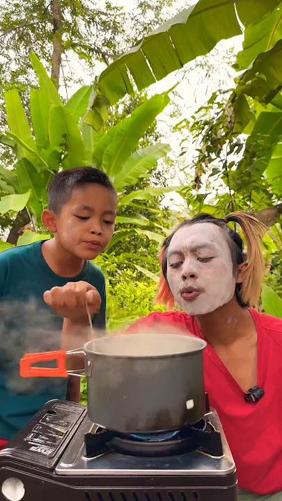 Bego Masak Mie Pedas Balap
