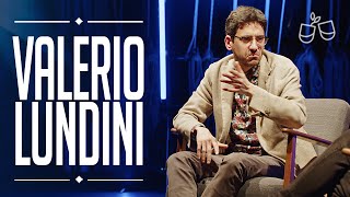 Valerio Lundini: il personaggio e la persona