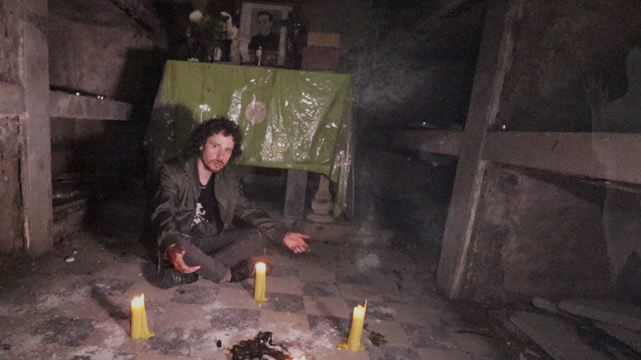 Pasé la noche en un cementerio...