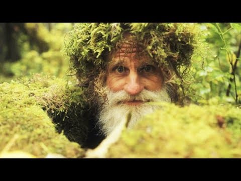 Видео: Он прожил целых 25 лет в лесу!