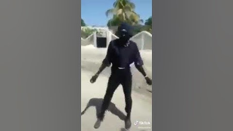 Это  ржачно,ПОСМОТРИТЕ НА ЭТОГО ЧЕРНОГО ИНДЕЙЦА,ОН ТАНЦУЕТ ЛИЗГИНКУ !! ТАТАРСКУЮ!!!