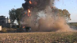 Tannerite VS Trailer House (Must see in slow motion)
