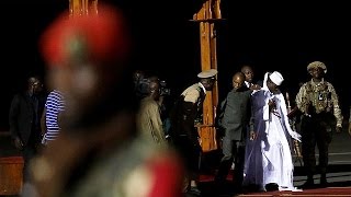 Gambias Former Leader Yahya Jammeh Flies Into Exile