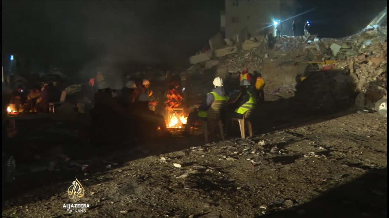 لا يزال البحث جارياً عن الضحايا: ولا تزال العائلات تأمل في العثور على أحبائها