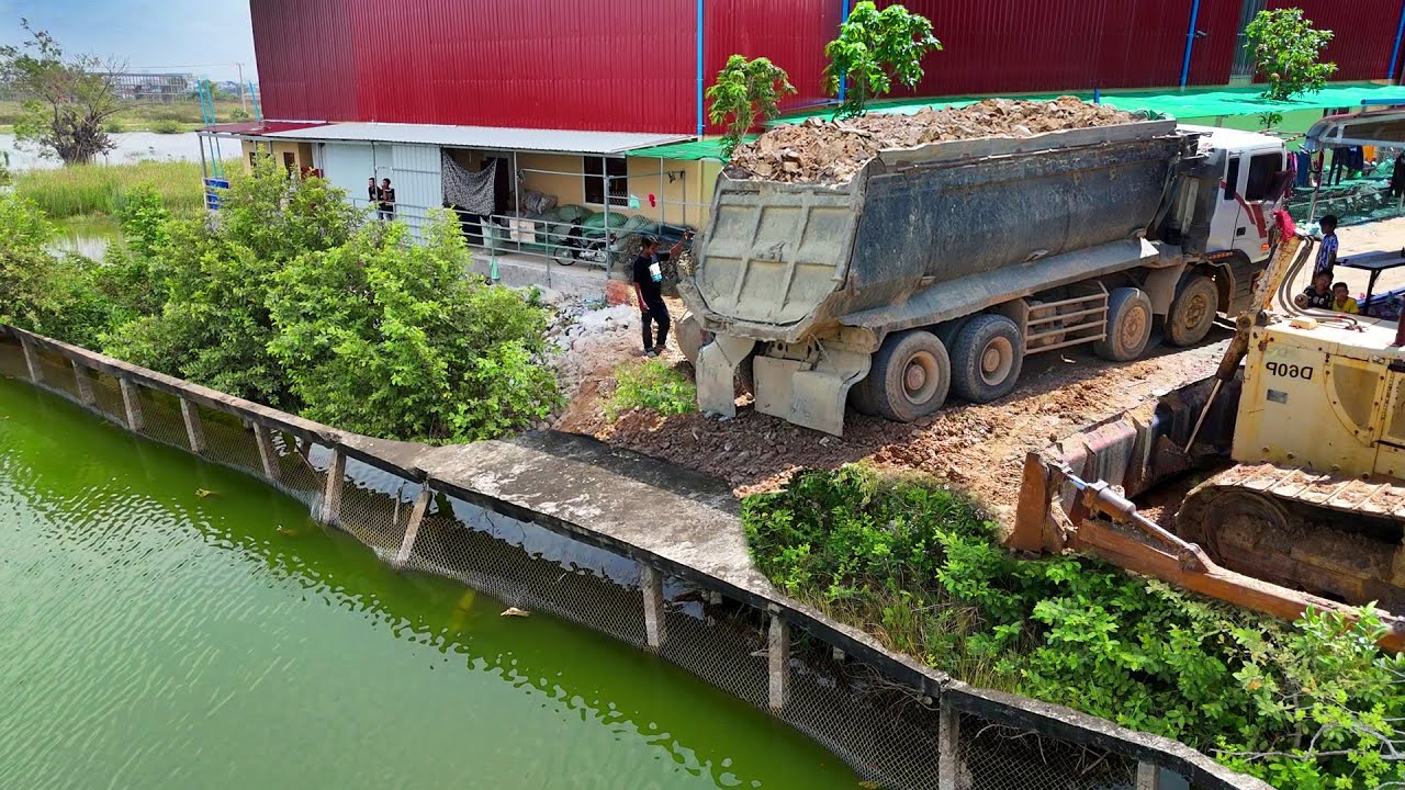 Start Incredible Landfill Be Careful!! Dozer KOMAT’SU Push Stone with Dump Truck 25.5Ton , Mix VDO
