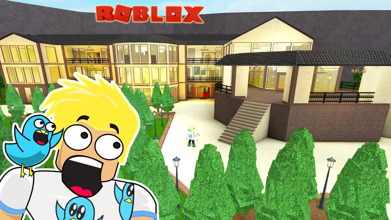 The Biggest Mansion In Bloxburg I Have Ever Seen Roblox Tours
