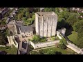 Moyen-Age : majestueuses tours maîtresses