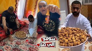 الكوشه فقد اعصابه لما شاف الغداء بدون دجاج