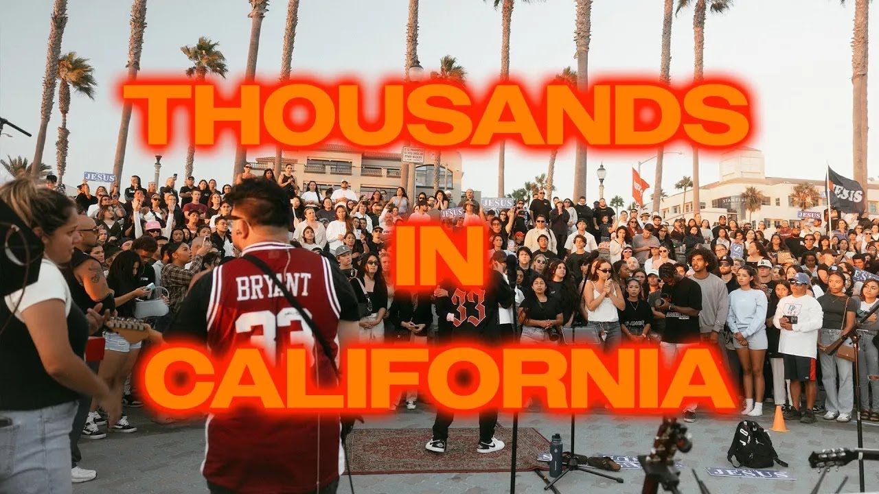 Thousands hear the gospel on the beach in California!