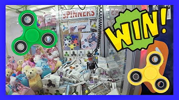 WINNING A FIDGET SPINNER IN A CLAW MACHINE!