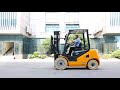 Un 3t diesel forklift working