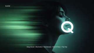 Qloom – Between Passing Lights