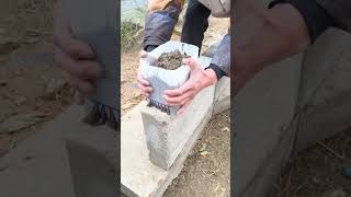 Unique Tool For Installing Cement On Bricks