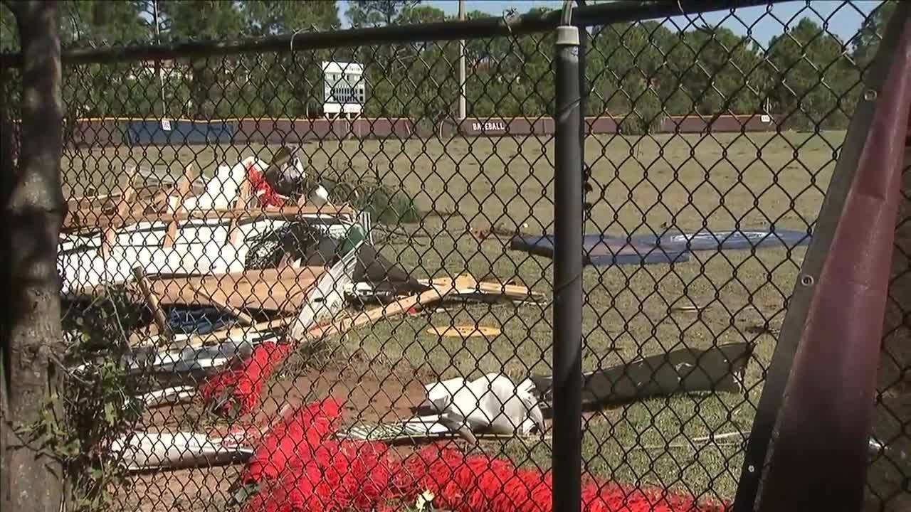 Cleanup underway in Palm Beach Gardens after tornado - YouTube