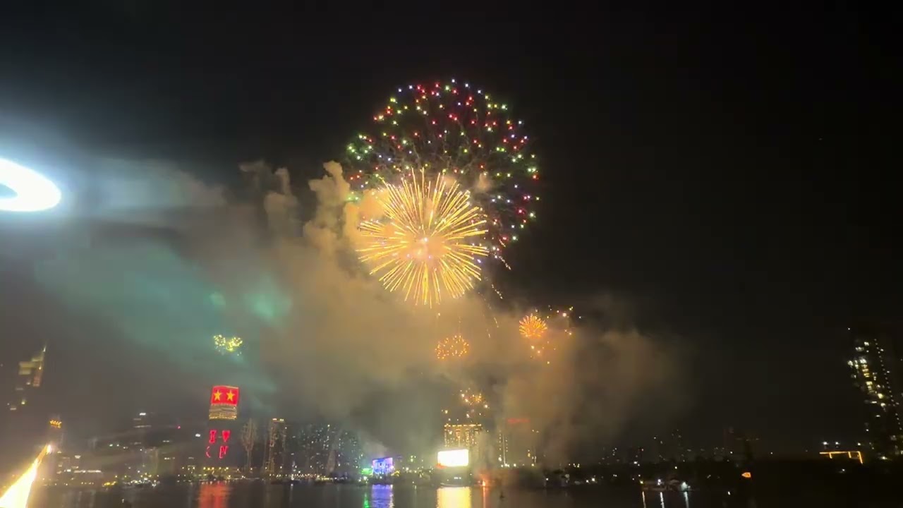 跨年煙火放了