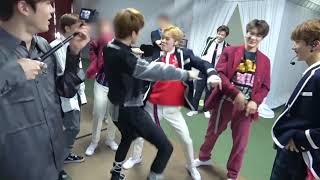 chenle imitating mark's move from simon says