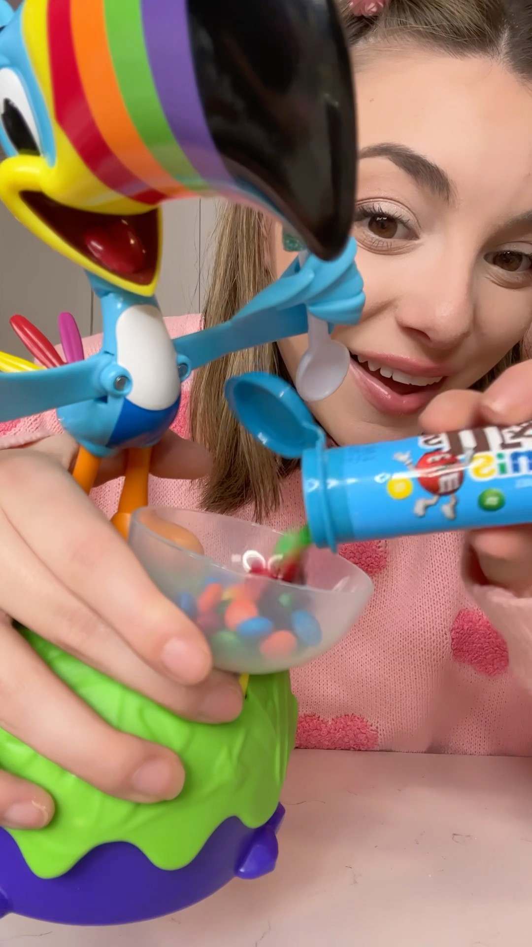 This bird really likes it sweet!! ?? #dance #candy