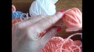 How to keep your yarn from tangling with Corner to Corner crochet (C2C)