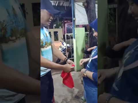 di buka CD nya Cewek ini Jadi seneng, Bukannya Malu. wkwkwk..