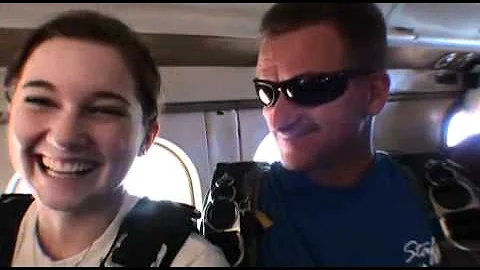 Eliza Gross SKYDIVES!!!