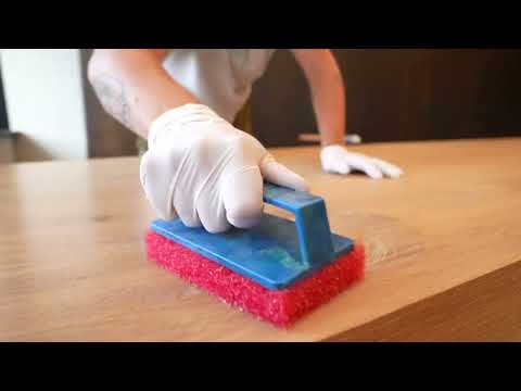 Universal Maintenance Oil (Métalissant Universel) vidéo