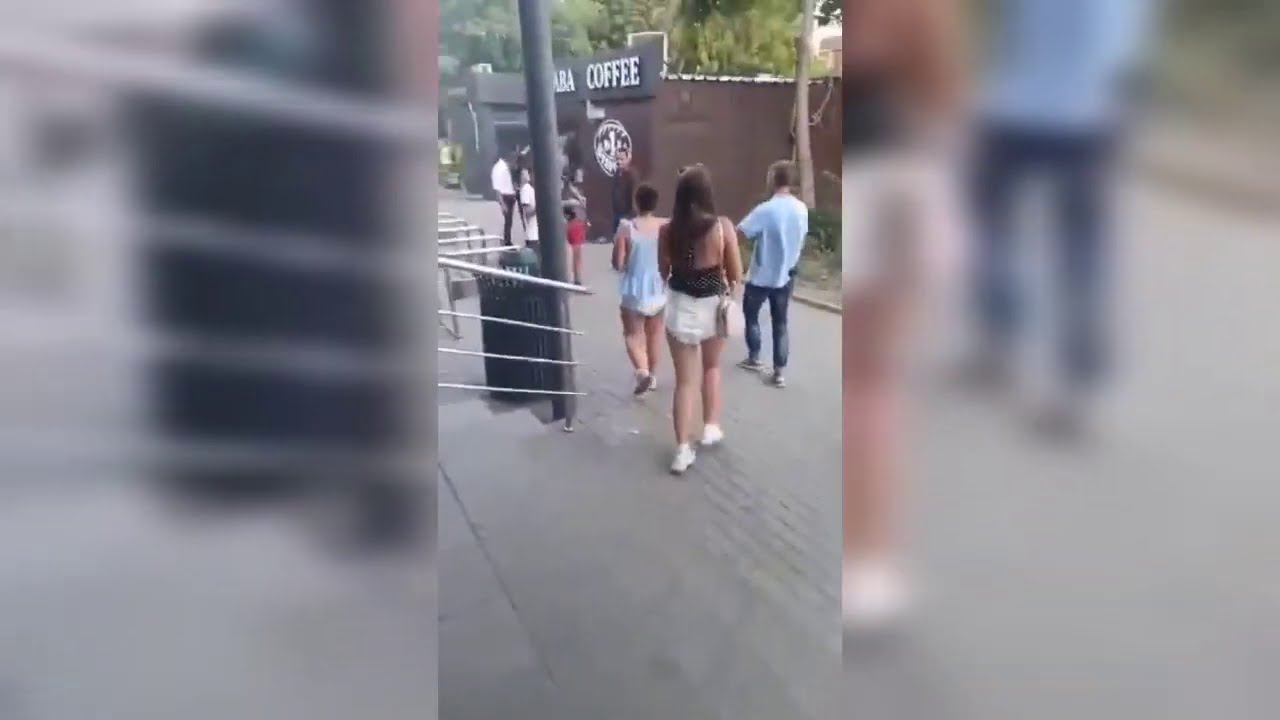 В памперсах пришли в АТБ девушки в Кривом Роге - YouTube