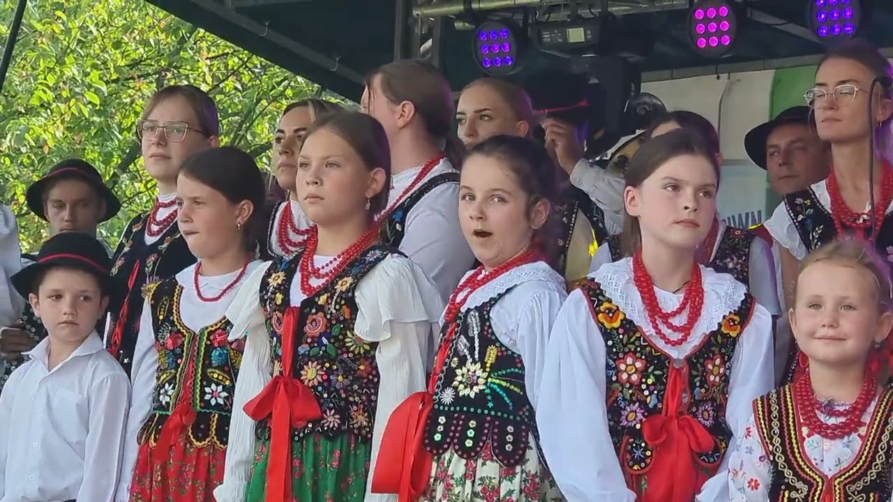 II Strażacki Festyn Strażacki w Zawadce - występ Zespołu Ludowego SKRZYDLANIE